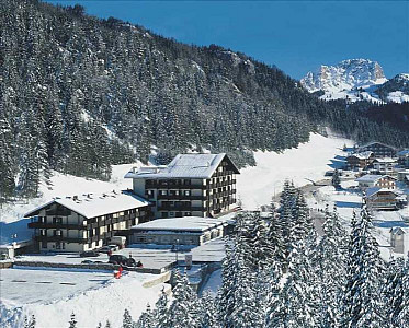 Parkhotel Il Caminetto***+ s polpenziou - Canazei
