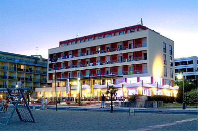 Hotel Columbus*** s polopenziou - Caorle