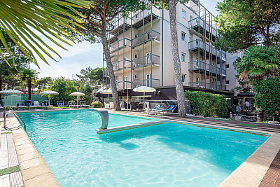 Hotel Martini*** s raňajkami - Lignano Pineta