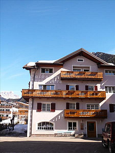 Hotel Nes Crepes ** s polpenziou - Pozza di Fassa