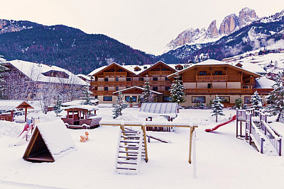 Hotel Sella Ronda a depandance Serenella*** s polopenzí -  Campitello di Fassa
