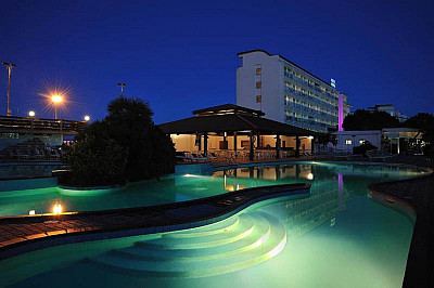 Hotel Adria**** s polpenziou - Milano Marittima