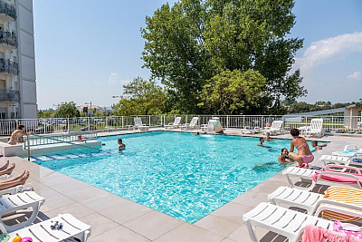 Hotel Alla Rotonda*** s polopenzí - Lido di Jesolo