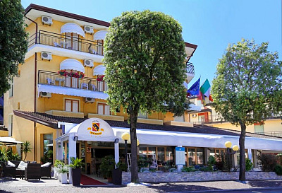 Hotel Berna*** s polopenzí - Eraclea Mare