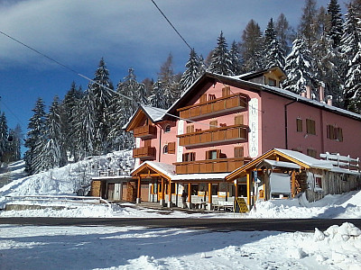 Hotel La Roccia *** s polpenziou - Ponte di Legno