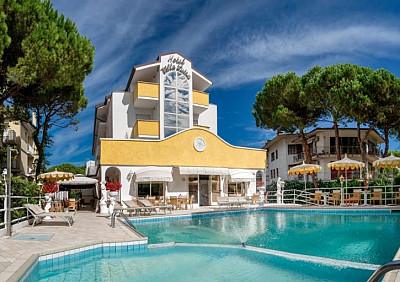 Hotel Villa Luisa*** se snídaní - Lignano Pineta