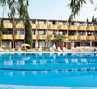 Hotel Palme & Royal Suite*** s polpenziou - Garda