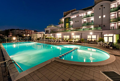 Hotel Lungomare *** s plnou penziou - Cesenatico