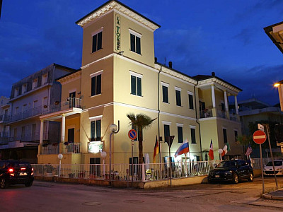 Hotel La Torre *** s plnou penziou - Rimini