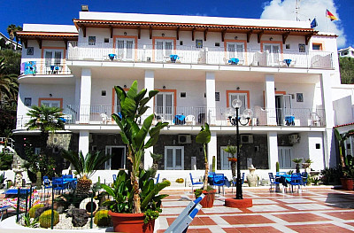 Hotel Riva del Sole ** s polopenzí - Forio