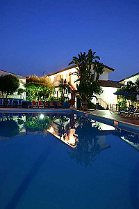 Hotel Grotticelle *** - Capo Vaticano letecky z Krakowa