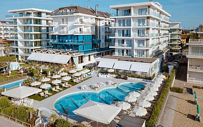 Hotel Galassia **** s polopenzí - Lido di Jesolo