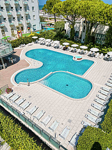 Hotel Luxor **** s polpenziou - Milano Marittima