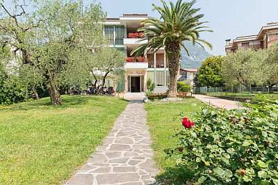 Hotel Villa Angela*** s polopenzí - Toscolano Maderno