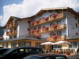 Hotel Canada**** s polopenzí - Pinzolo