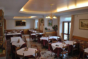 Hotel Lucia ** s polpenziou - Tesero