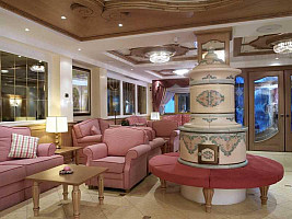 Hotel Corona Wellness ***S s polpenziou - Pinzolo