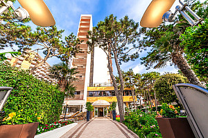 Hotel American **** s polpenziou - Lignano Sabbiadoro