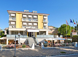 Hotel St. Moritz*** s plnou penziou - Bellaria Igea Marina