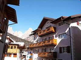 Hotel Nes Crepes ** s polpenziou - Pozza di Fassa