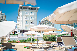 Hotel Capitol **** s polopenzí - Lido di Jesolo