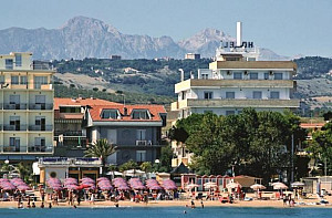 Hotel Felicioni *** s plnou penziou - Pineto