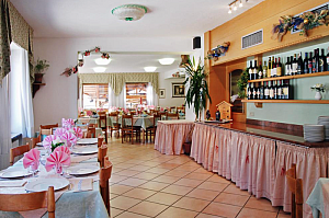 Hotel Rododendro *** s polpenziou - Campitello di Fassa