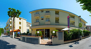 Hotel Vannucci*** s polpenziou - Rimini