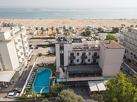 Hotel Ferretti Beach**** s polpenziou - Rimini