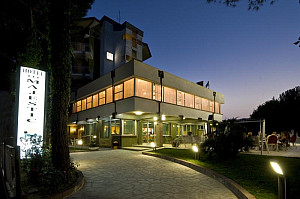 Hotel Majestic *** s plnou penziou - San Mauro Mare