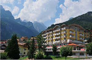 Hotel Alpenresort Belvedere SPA****S s polopenzí - Molveno