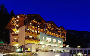 Hotel Stella Montis **** s polopenzí - Campitello di Fassa Val di Fassa - foto 2