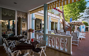 Hotel Villa dei Fiori *** s plnou penzí - Viserbella Rimini