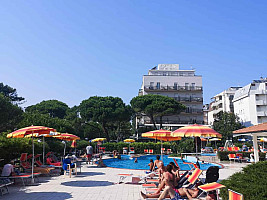Hotel Ausonia *** s plnou penzí - Milano Marittima