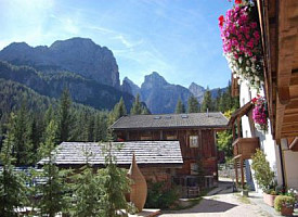 Apartmány Chalet Morin léto - Alta Badia Corvara
