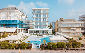Hotel Galassia **** s polpenziou - Lido di Jesolo