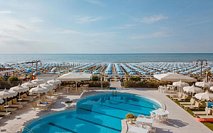 Hotel Galassia **** s polpenziou - Lido di Jesolo