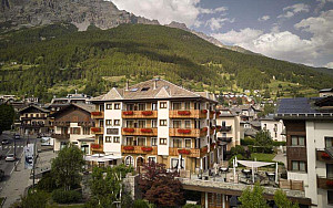 Hotel Rezia **** s polopenzí - Bormio