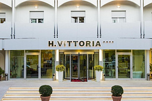 Hotel Vittoria **** s polopenzí - Riccione