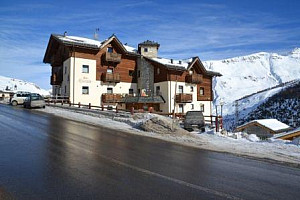 Hotel 2000 Eira *** s polpenziou - Trepalle