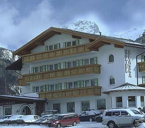 Hotel Alaska*** s polpenziou - Campitello di Fassa