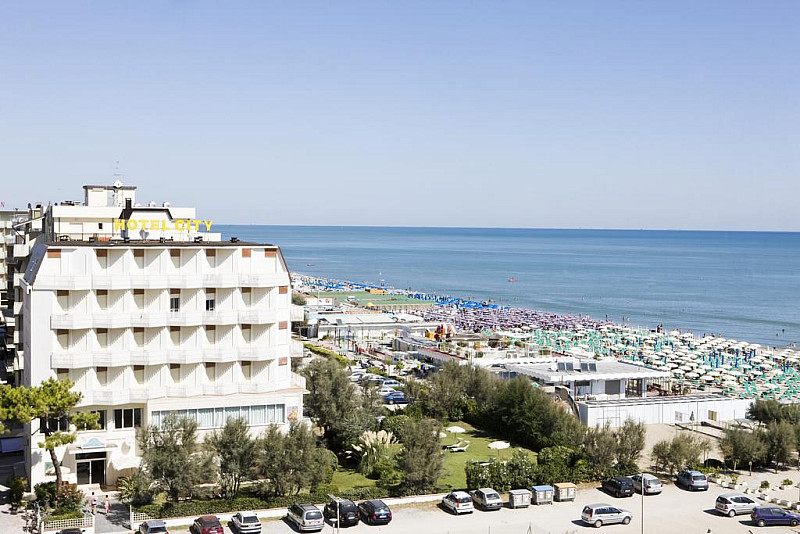 Hotel City *** s plnou penzí - Milano Marittima