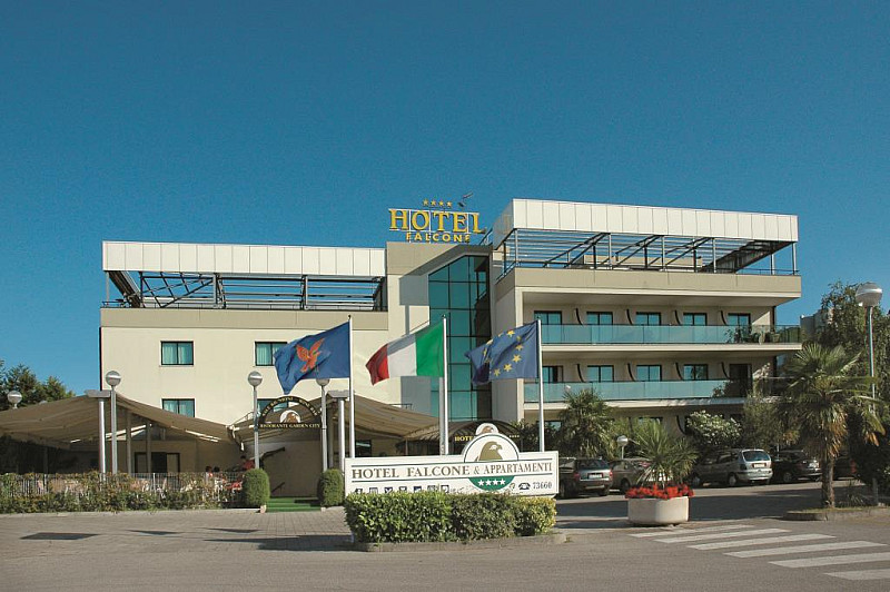 Hotel Falcone **** se snídaní - Lignano Sabbiadoro