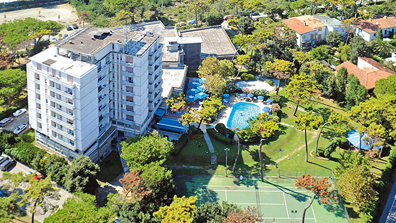 Grand Hotel Golf **** s plnou penzí (polopenzí) - Tirrenia